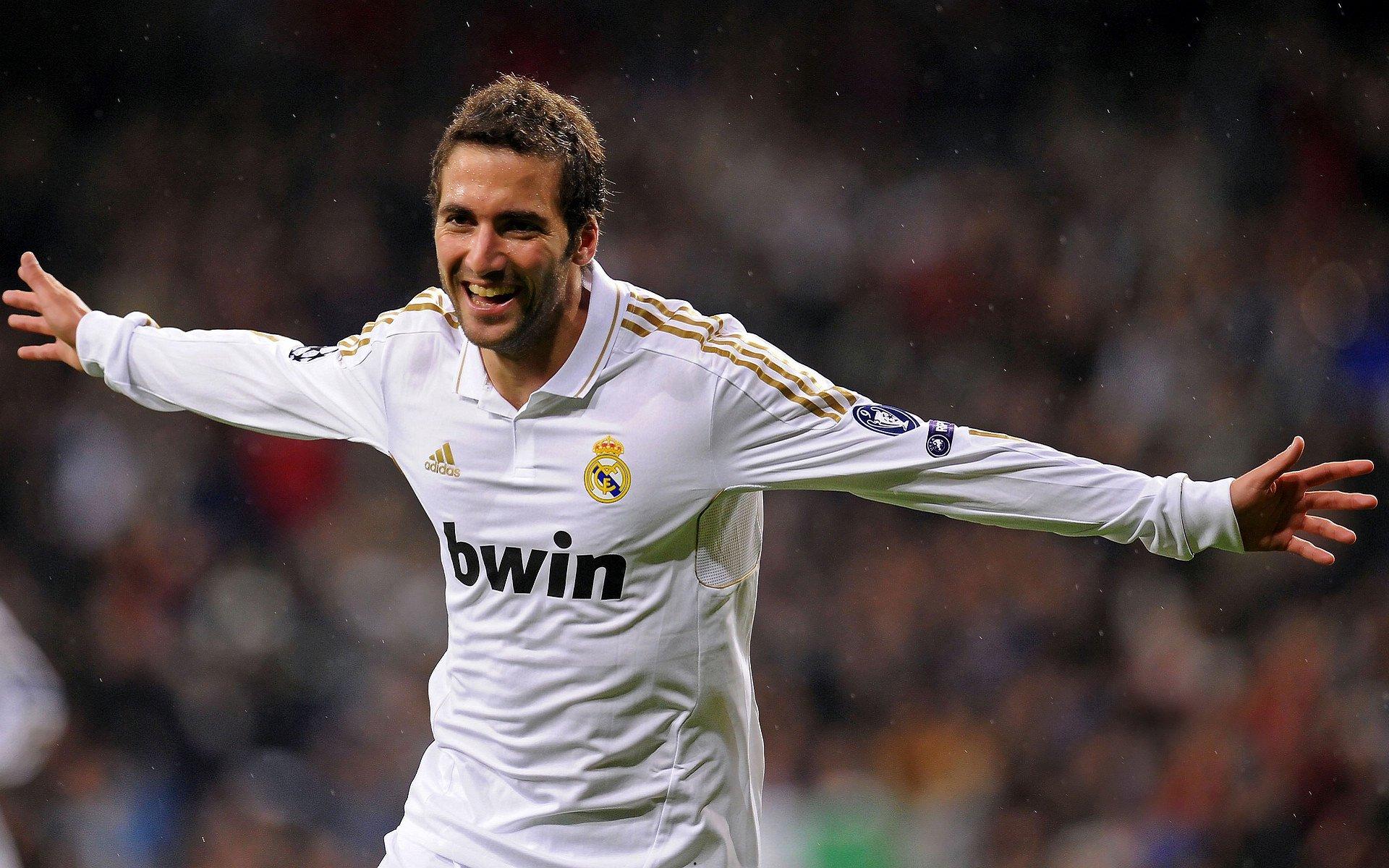 鲁能新帅人选浮出水面，42岁少帅获核心力挺，年薪或成亮点