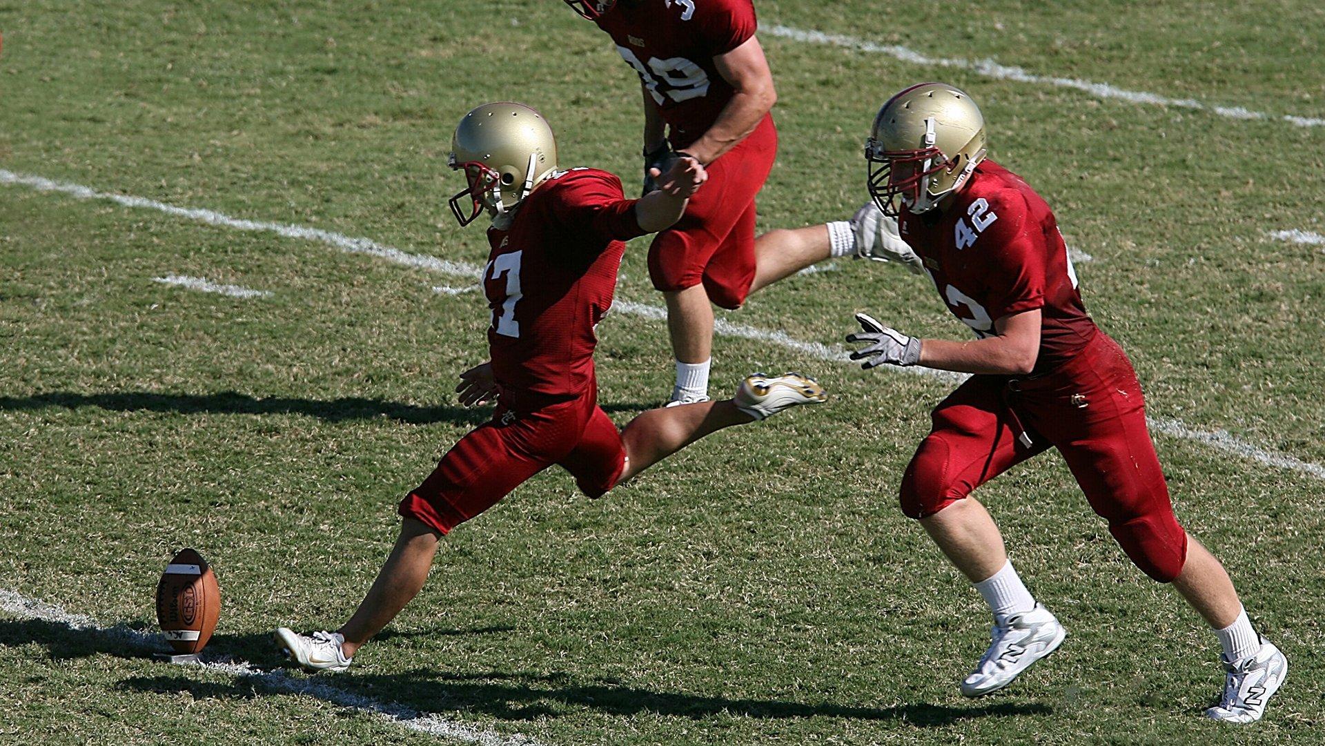 奥纳纳赛场外遭遇球迷过激行为 理性支持成职业体育必修课